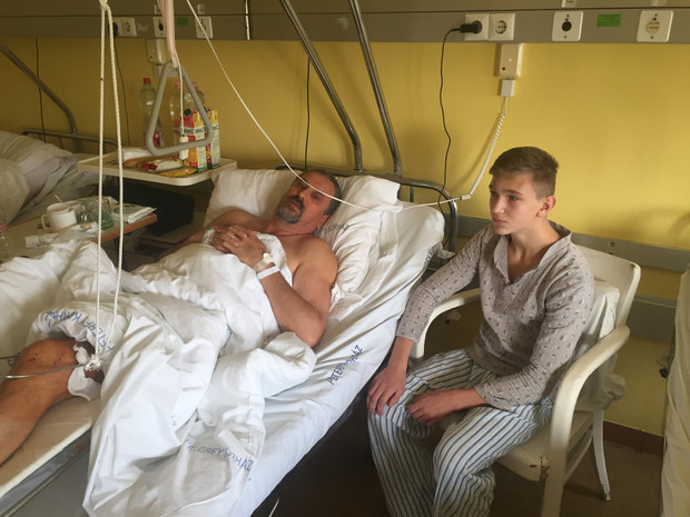 A sérültek a kórházban / Fotó: birkozoszov.hu